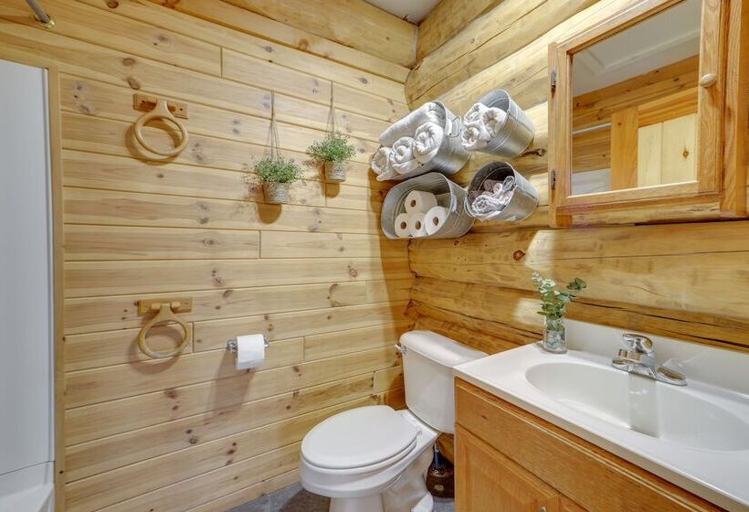 Rustic Tustin Cabin On 7 Acres W/ Fire Pit & Porch