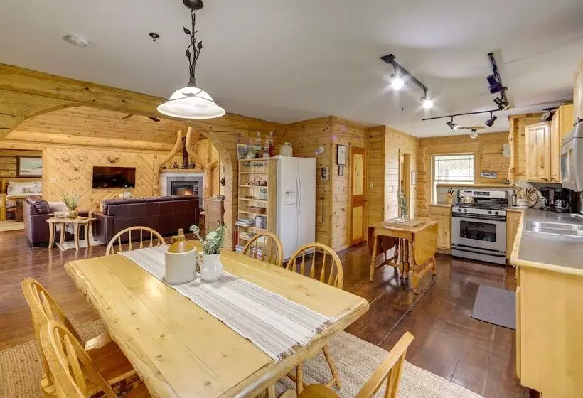 Rustic Tustin Cabin On 7 Acres W/ Fire Pit & Porch