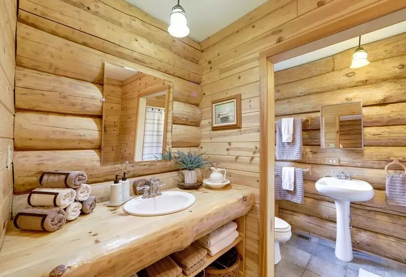 Rustic Tustin Cabin On 7 Acres W/ Fire Pit & Porch