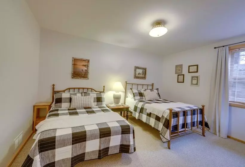 Rustic Tustin Cabin On 7 Acres W/ Fire Pit & Porch