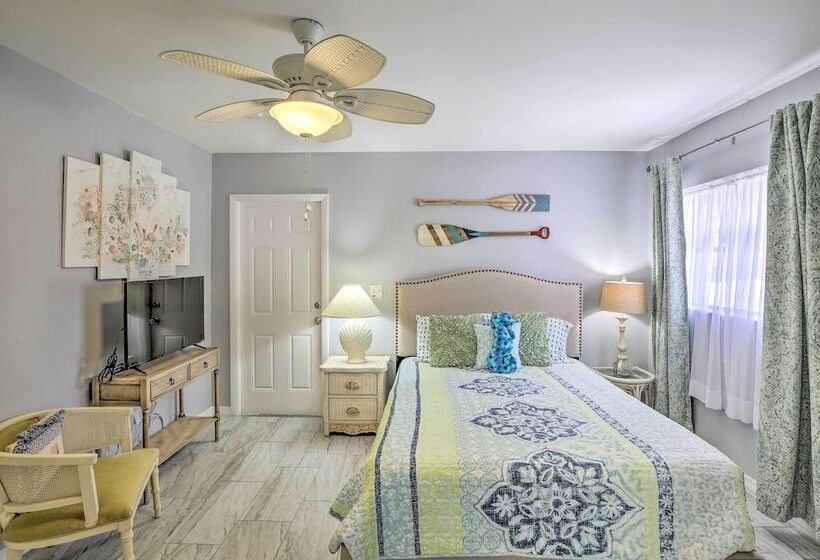 Heated Pool + Lanai: Matlacha Isles Getaway