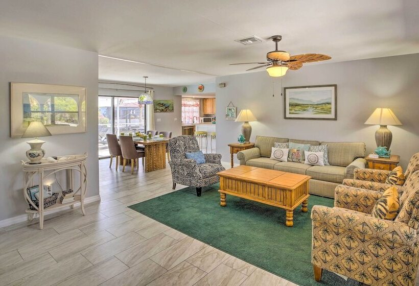 Heated Pool + Lanai: Matlacha Isles Getaway