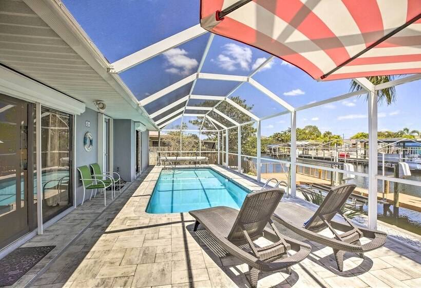 Heated Pool + Lanai: Matlacha Isles Getaway