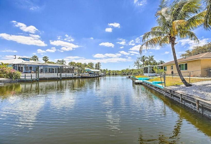 Heated Pool + Lanai: Matlacha Isles Getaway