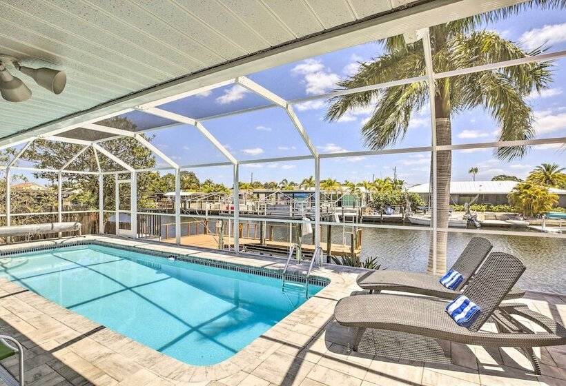 Heated Pool + Lanai: Matlacha Isles Getaway