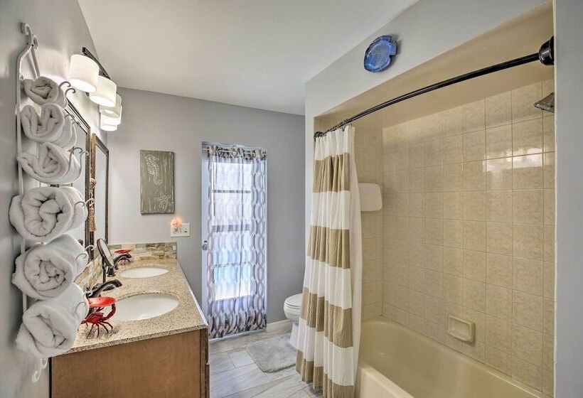 Heated Pool + Lanai: Matlacha Isles Getaway