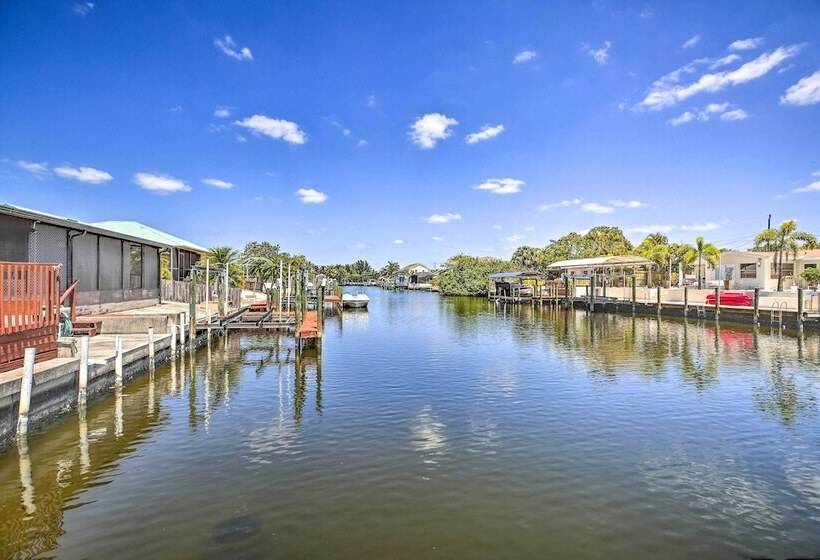 Heated Pool + Lanai: Matlacha Isles Getaway