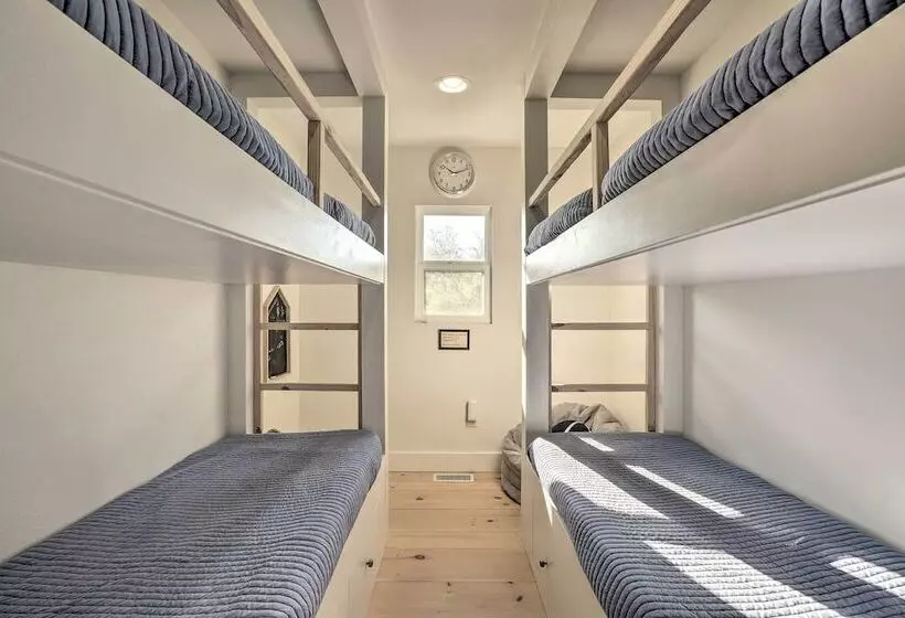 Modern Cottage Escape On Table Rock Lake!