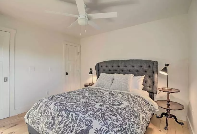 Modern Cottage Escape On Table Rock Lake!