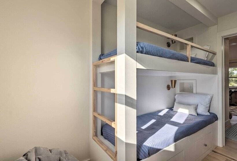 Modern Cottage Escape On Table Rock Lake!