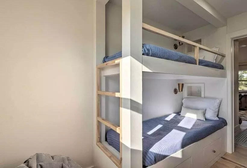 Modern Cottage Escape On Table Rock Lake!