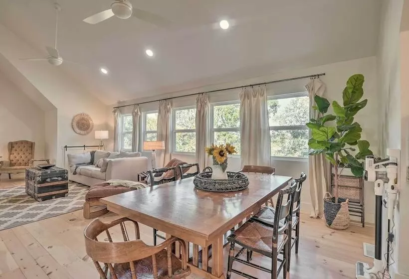 Modern Cottage Escape On Table Rock Lake!