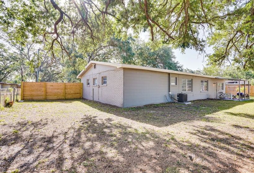 Modern Lakeland Vacation Rental: Patio & Bbq Grill