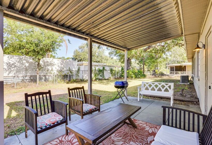 Modern Lakeland Vacation Rental: Patio & Bbq Grill