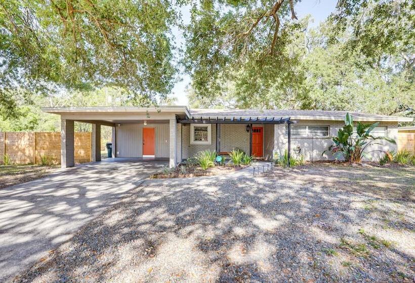 Modern Lakeland Vacation Rental: Patio & Bbq Grill