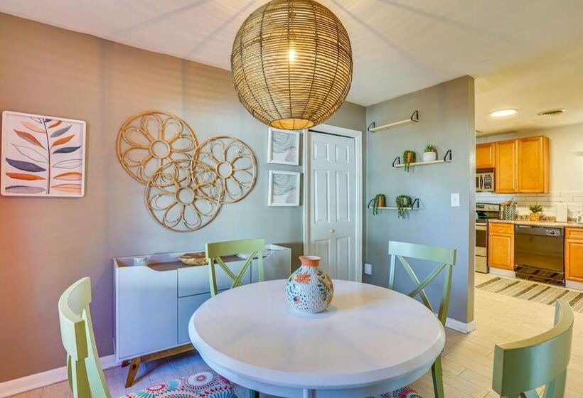 Modern Lakeland Vacation Rental: Patio & Bbq Grill