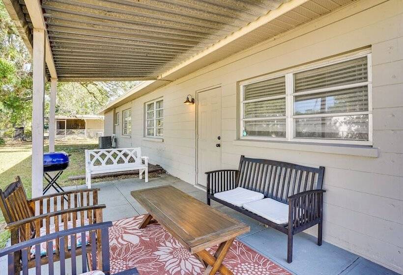 Modern Lakeland Vacation Rental: Patio & Bbq Grill