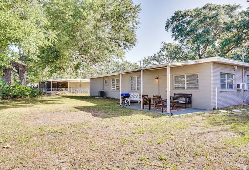 Modern Lakeland Vacation Rental: Patio & Bbq Grill