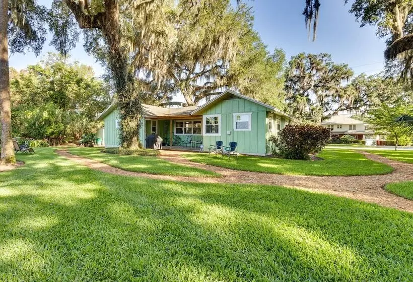 Mount Dora Tropical Escape: Steps To Lake Gertrude