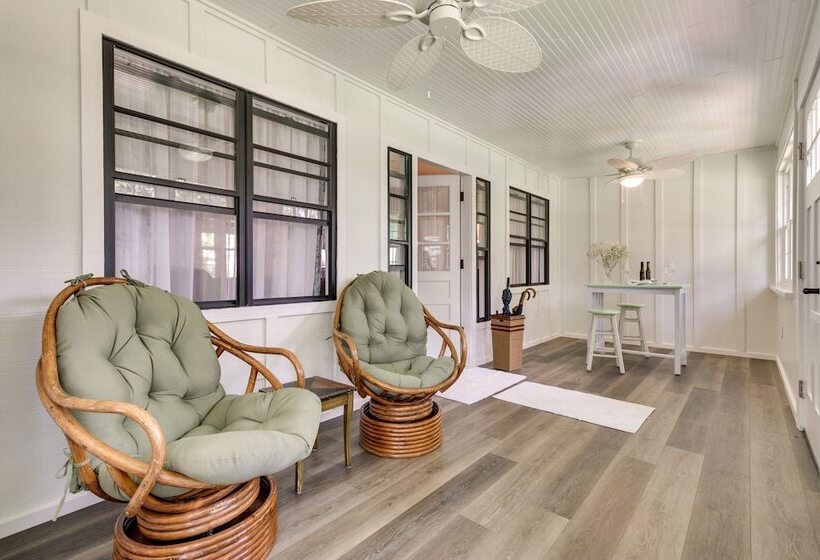 Mount Dora Tropical Escape: Steps To Lake Gertrude