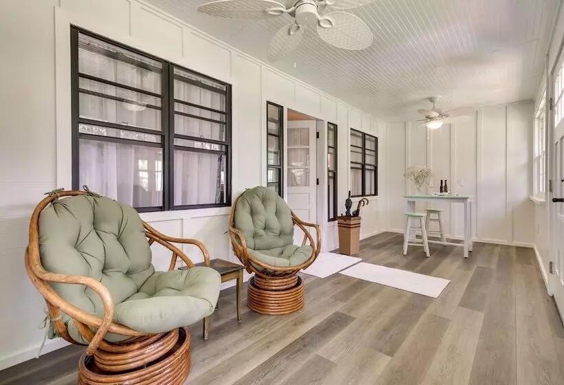 Mount Dora Tropical Escape: Steps To Lake Gertrude