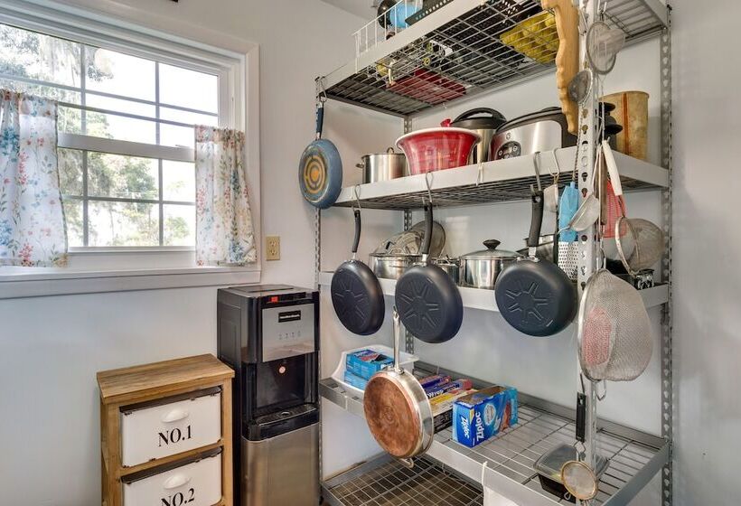 Mount Dora Tropical Escape: Steps To Lake Gertrude