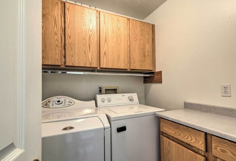 Outdoorsy Utah Paradise W/ Mountain Views!