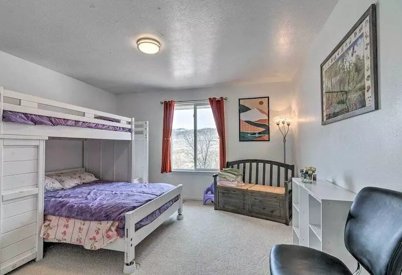 Outdoorsy Utah Paradise W/ Mountain Views!
