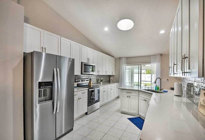 Palm Coast Retreat W/ Lanai < 8 Mi To Beach!