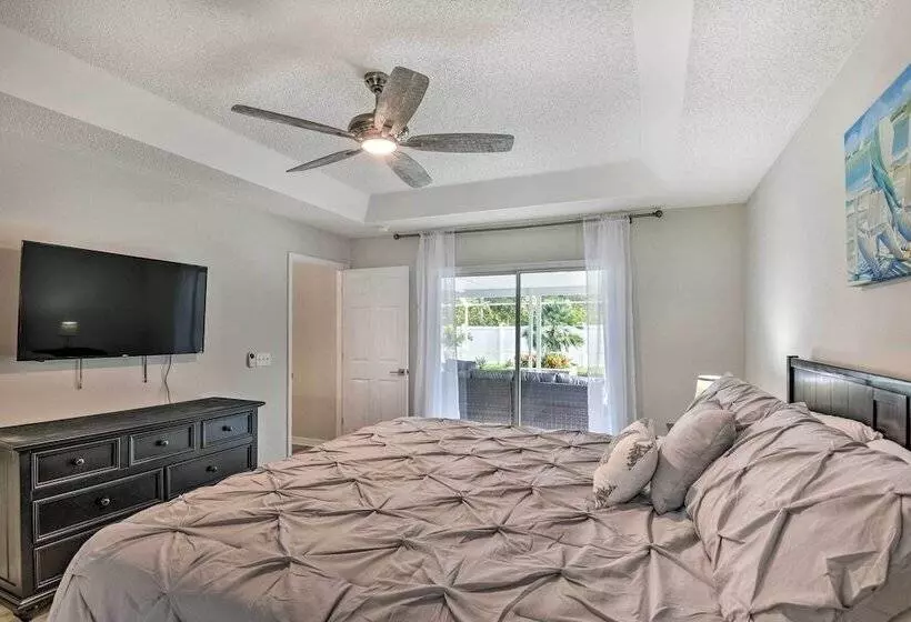 Palm Coast Retreat W/ Lanai < 8 Mi To Beach!