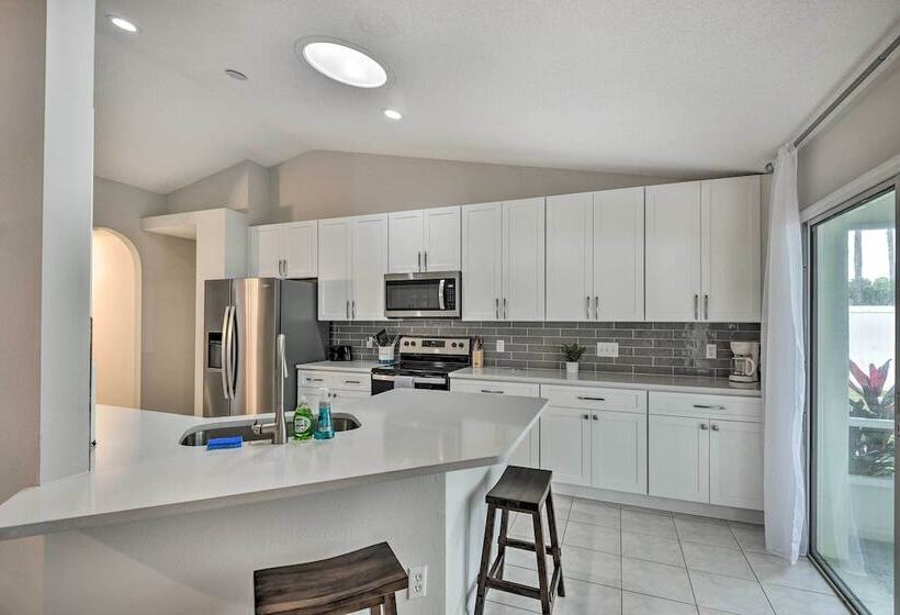 Palm Coast Retreat W/ Lanai < 8 Mi To Beach!