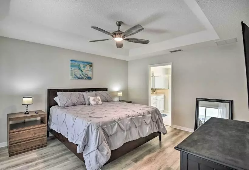 Palm Coast Retreat W/ Lanai < 8 Mi To Beach!