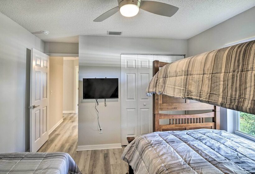 Palm Coast Retreat W/ Lanai < 8 Mi To Beach!