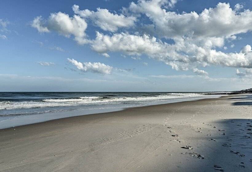 Pawleys Island House,   Steps To Beach & Creek!