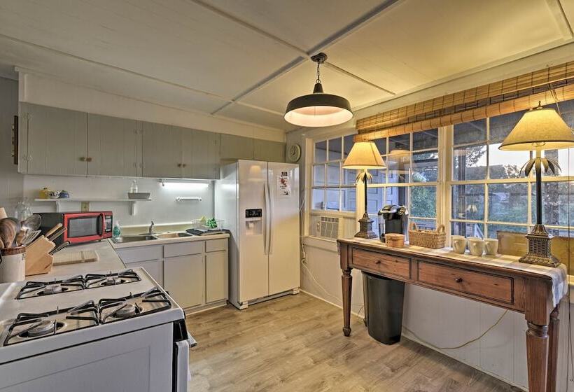 Pawleys Island House,   Steps To Beach & Creek!