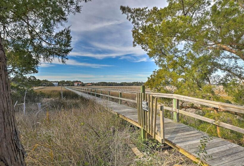 Pawleys Island House,   Steps To Beach & Creek!