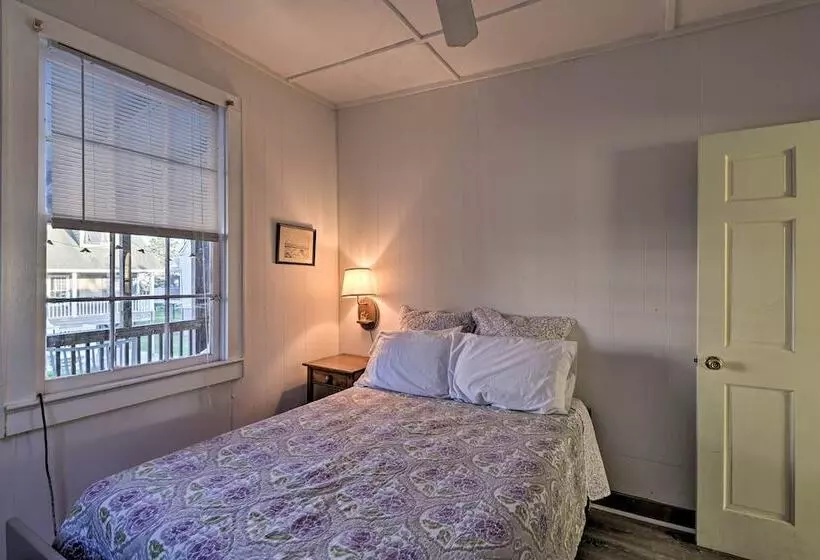 Pawleys Island House,   Steps To Beach & Creek!