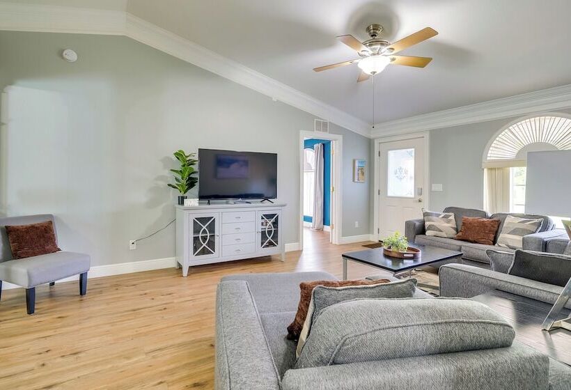 Pet Friendly Ocala Escape W/ Private Pool & Yard!