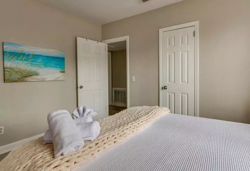 Pet Friendly Pensacola House Rental: 3 Mi To Beach