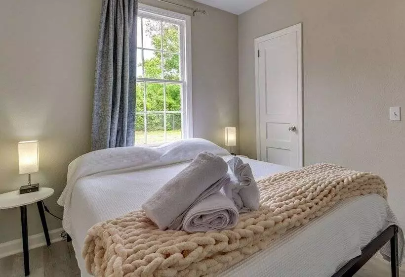 Pet Friendly Pensacola House Rental: 3 Mi To Beach