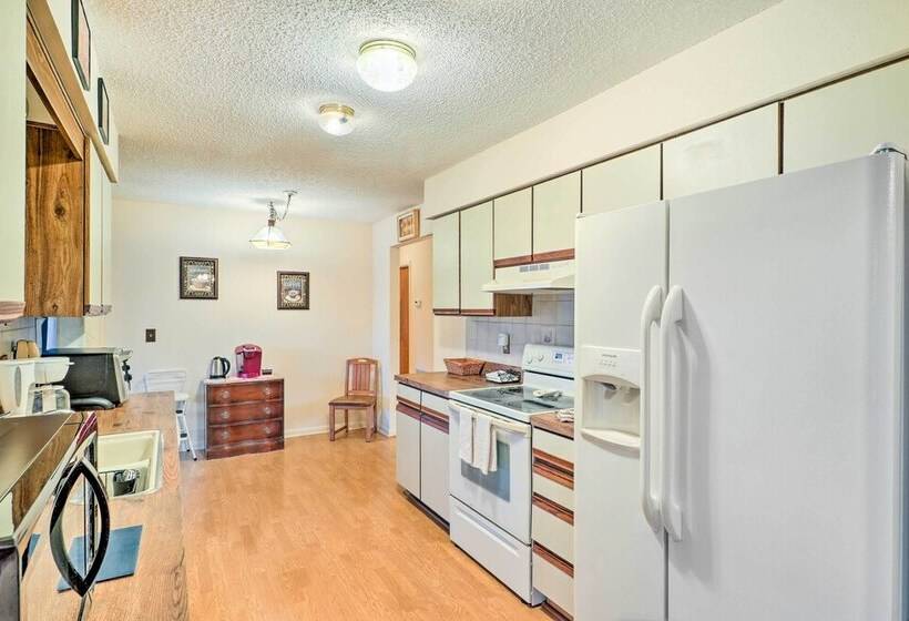 Waterfront Port St Lucie Home W/ Lanai & Pool