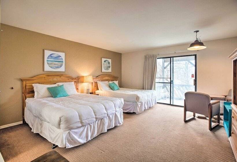 Resort Home W/ Hot Tub On Lake Of The Ozarks!