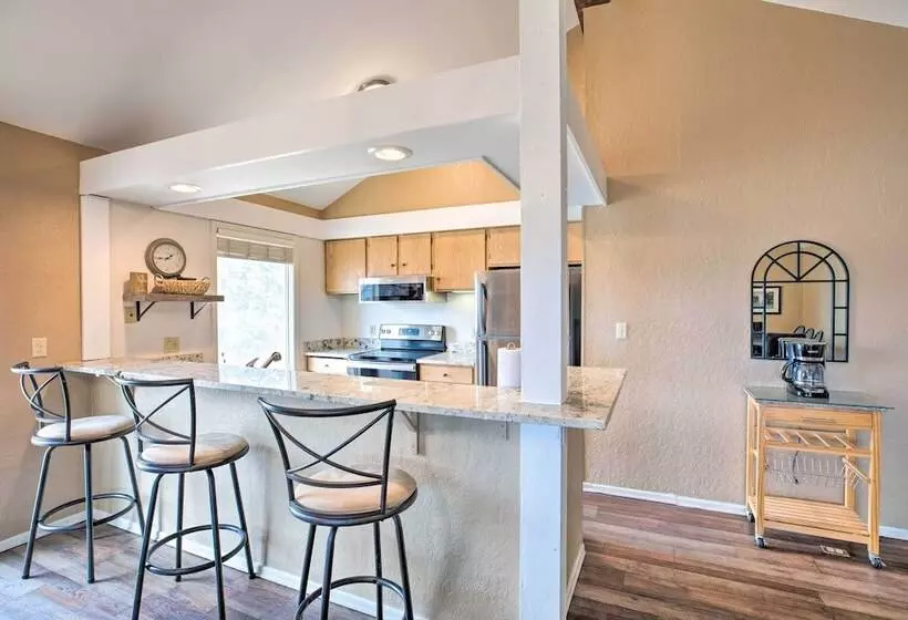 Resort Home W/ Hot Tub On Lake Of The Ozarks!