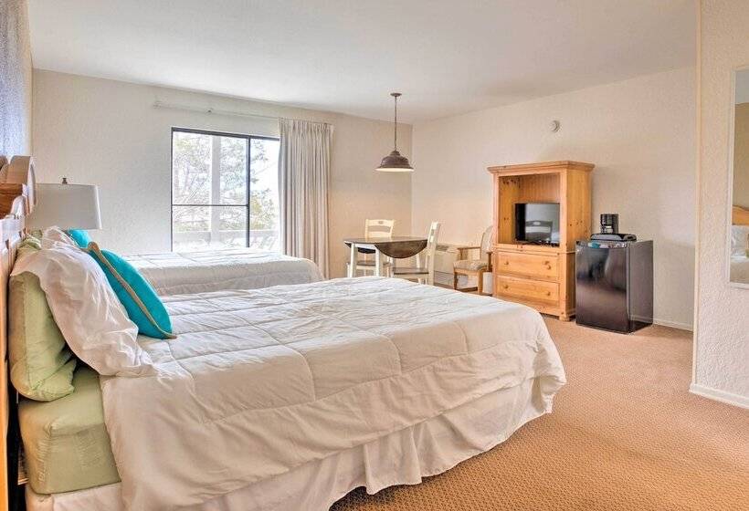 Resort Home W/ Hot Tub On Lake Of The Ozarks!