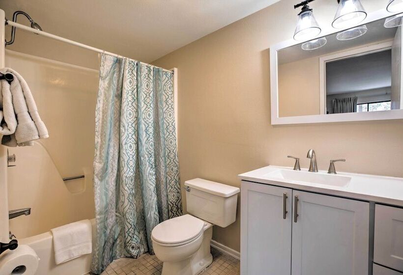 Resort Home W/ Hot Tub On Lake Of The Ozarks!