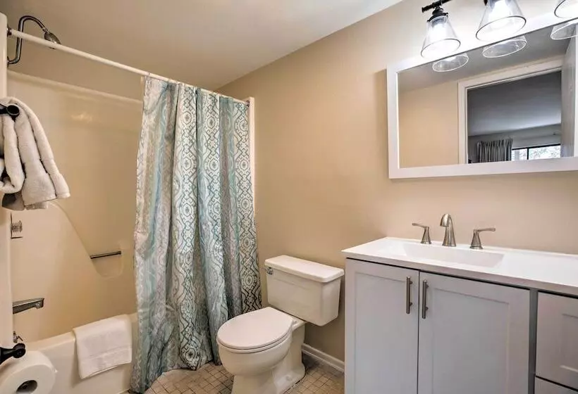 Resort Home W/ Hot Tub On Lake Of The Ozarks!