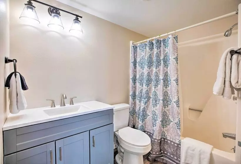 Resort Home W/ Hot Tub On Lake Of The Ozarks!