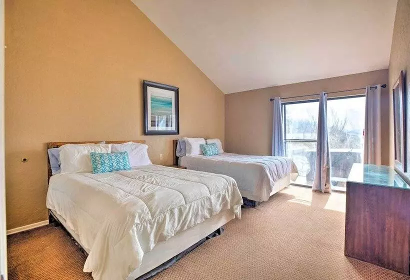 Resort Home W/ Hot Tub On Lake Of The Ozarks!