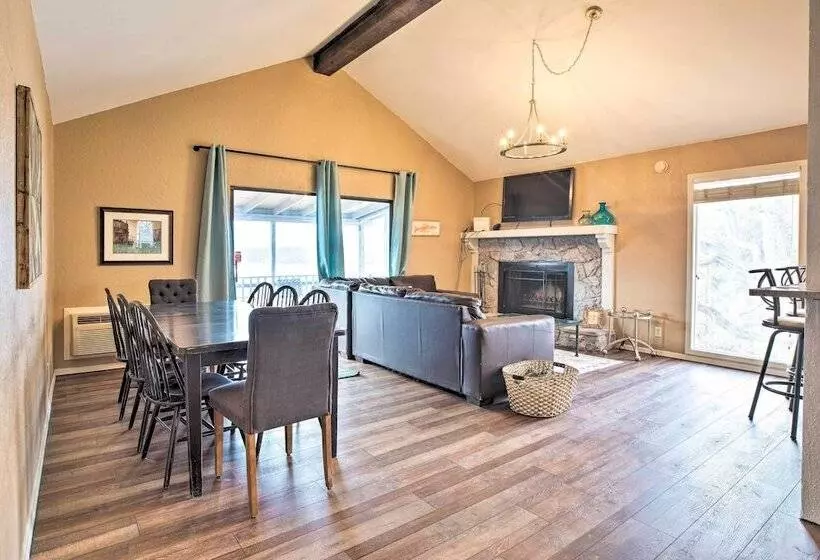 Resort Home W/ Hot Tub On Lake Of The Ozarks!