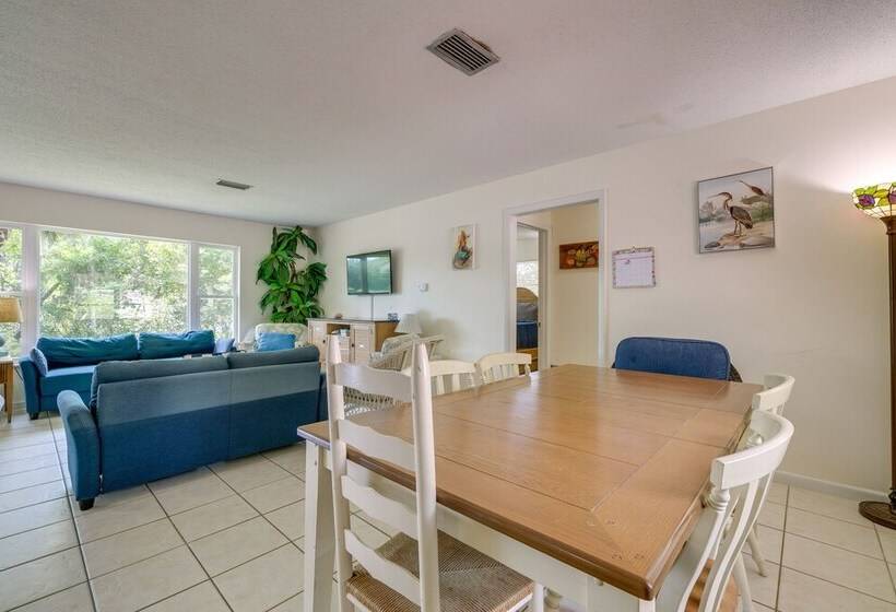 Dock & Kayaks: Riverfront Dunnellon Home!